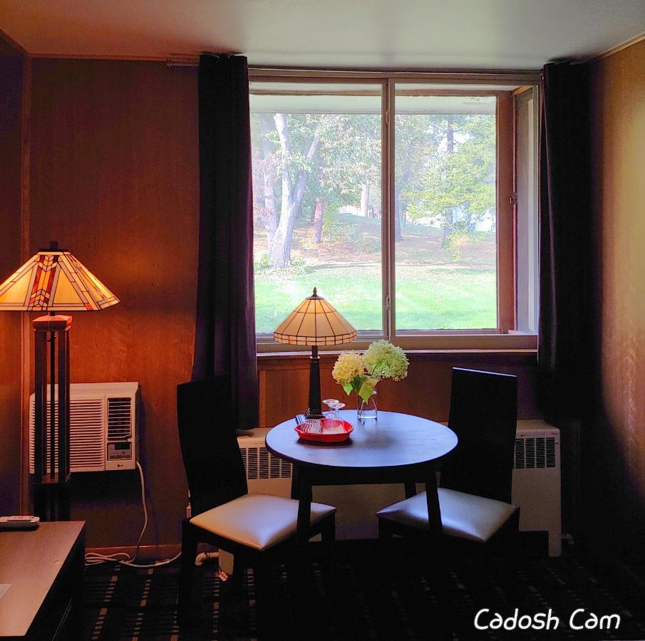 The Usonian Inn Llc 春绿村 外观 照片
