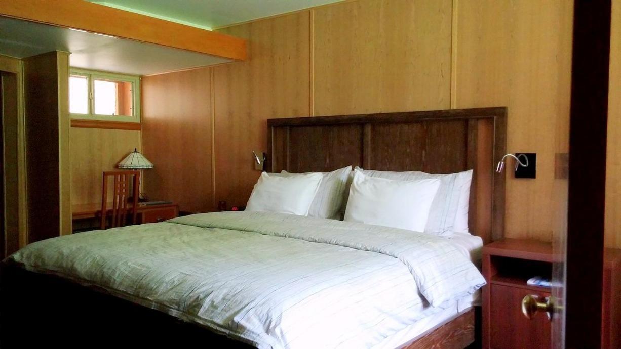 The Usonian Inn Llc 春绿村 外观 照片