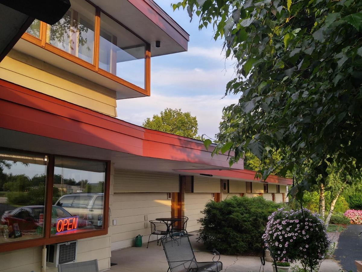 The Usonian Inn Llc 春绿村 外观 照片
